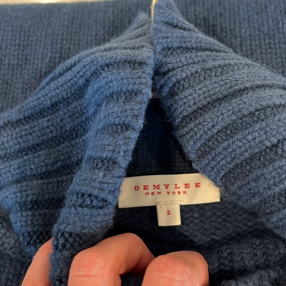 Demylee wool drop shoulder sweater size smalll - Picture 4 of 9